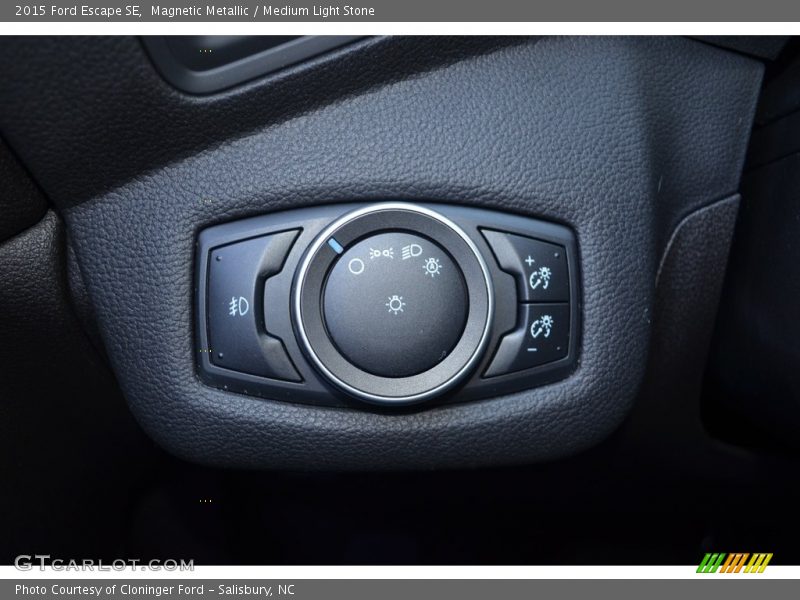 Magnetic Metallic / Medium Light Stone 2015 Ford Escape SE