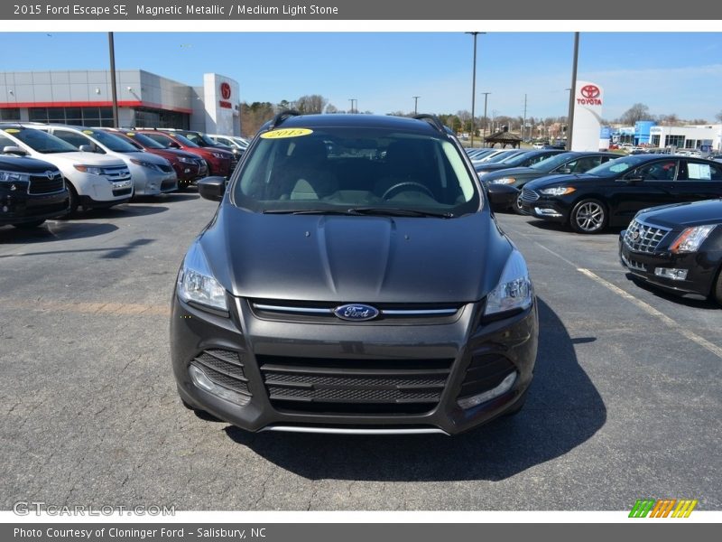 Magnetic Metallic / Medium Light Stone 2015 Ford Escape SE