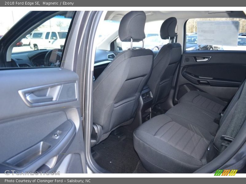 Magnetic / Ebony 2018 Ford Edge SE