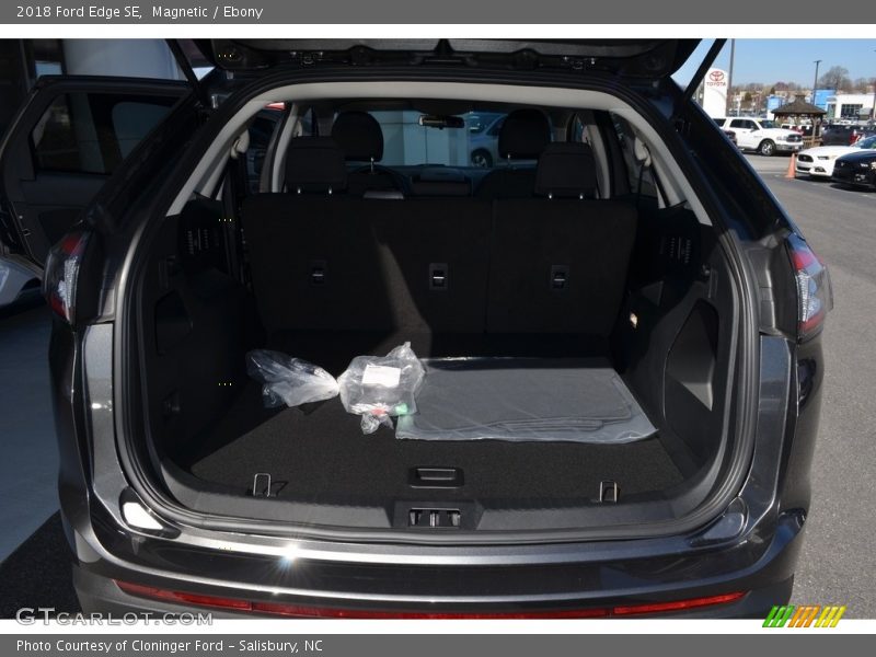Magnetic / Ebony 2018 Ford Edge SE