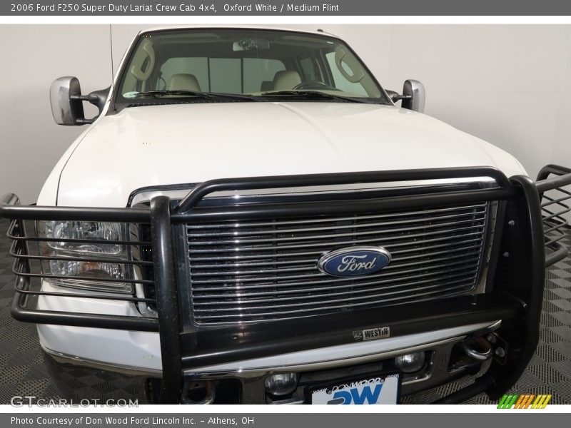 Oxford White / Medium Flint 2006 Ford F250 Super Duty Lariat Crew Cab 4x4