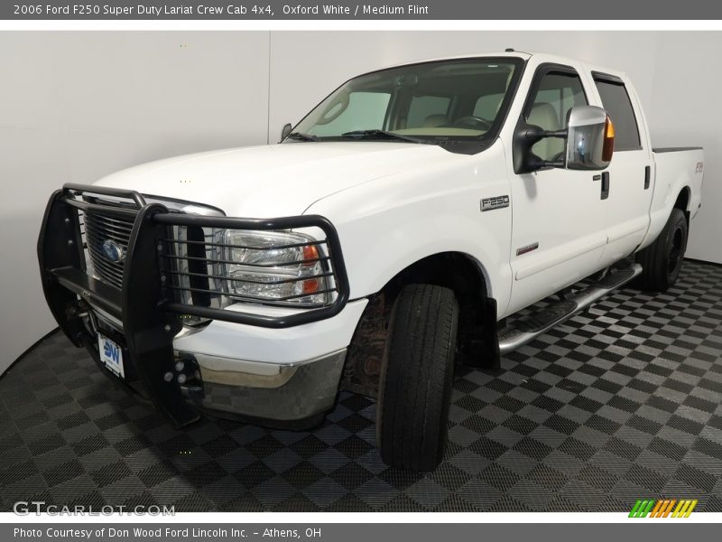 Oxford White / Medium Flint 2006 Ford F250 Super Duty Lariat Crew Cab 4x4