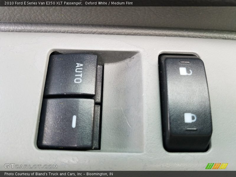 Oxford White / Medium Flint 2010 Ford E Series Van E350 XLT Passenger