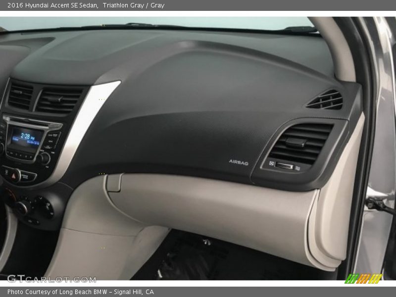 Triathlon Gray / Gray 2016 Hyundai Accent SE Sedan