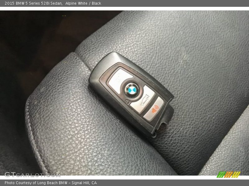 Alpine White / Black 2015 BMW 5 Series 528i Sedan
