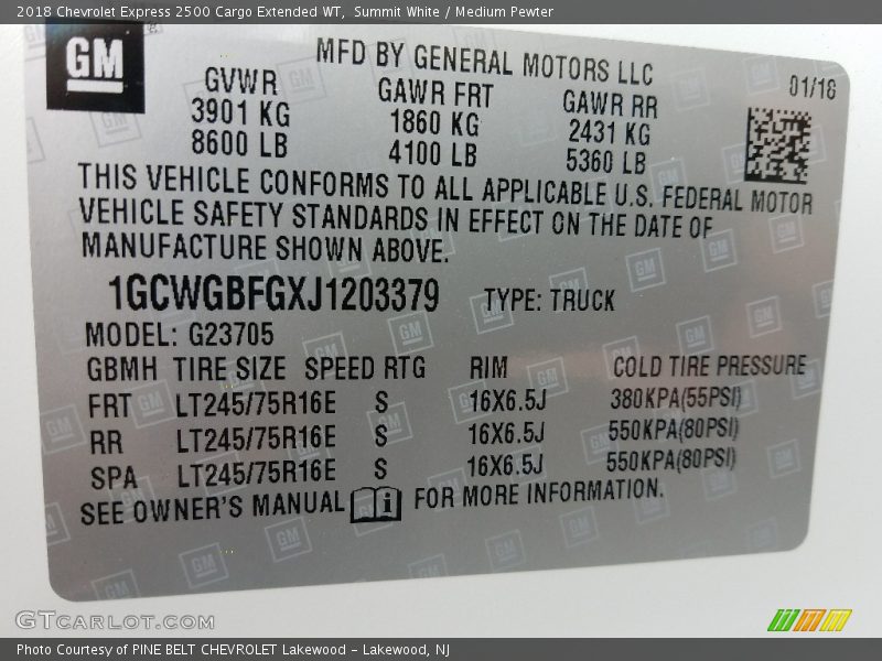 Summit White / Medium Pewter 2018 Chevrolet Express 2500 Cargo Extended WT