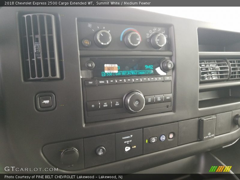 Summit White / Medium Pewter 2018 Chevrolet Express 2500 Cargo Extended WT