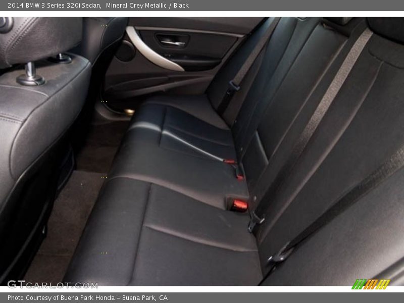Mineral Grey Metallic / Black 2014 BMW 3 Series 320i Sedan