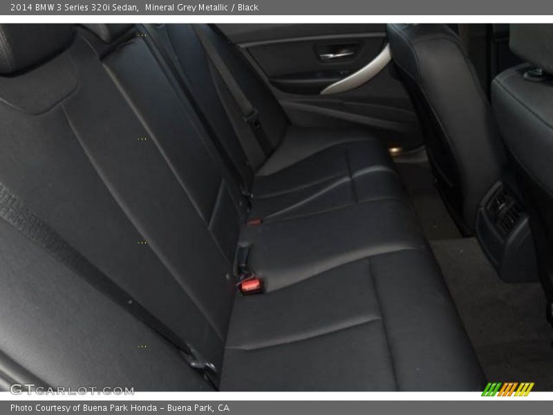 Mineral Grey Metallic / Black 2014 BMW 3 Series 320i Sedan