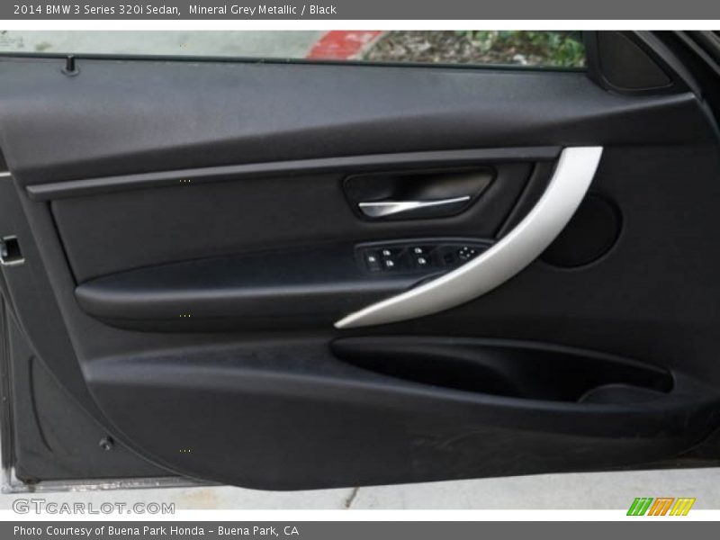 Mineral Grey Metallic / Black 2014 BMW 3 Series 320i Sedan