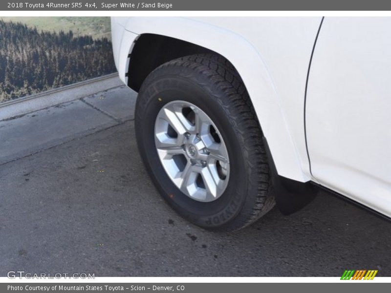 Super White / Sand Beige 2018 Toyota 4Runner SR5 4x4