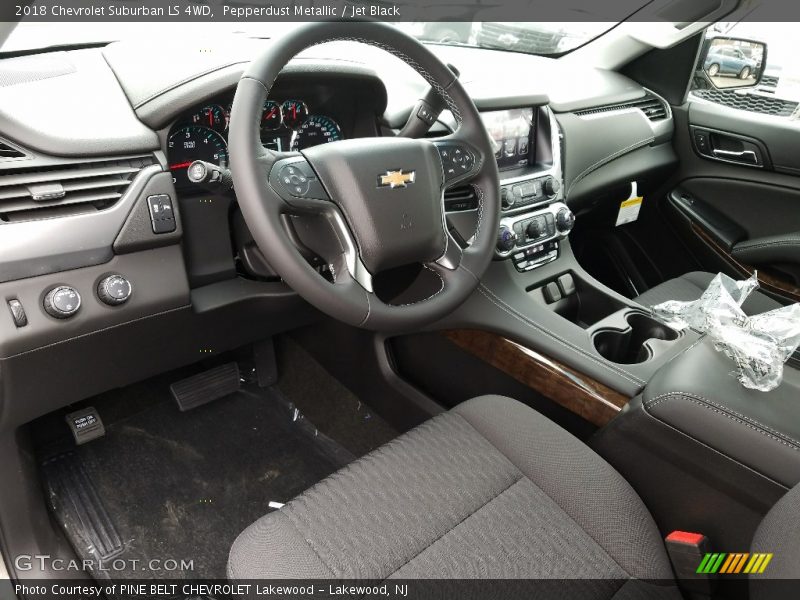 Pepperdust Metallic / Jet Black 2018 Chevrolet Suburban LS 4WD
