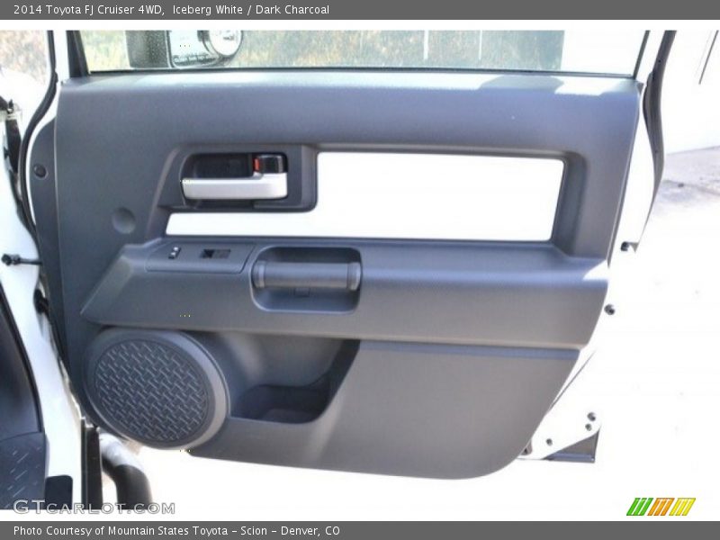Iceberg White / Dark Charcoal 2014 Toyota FJ Cruiser 4WD