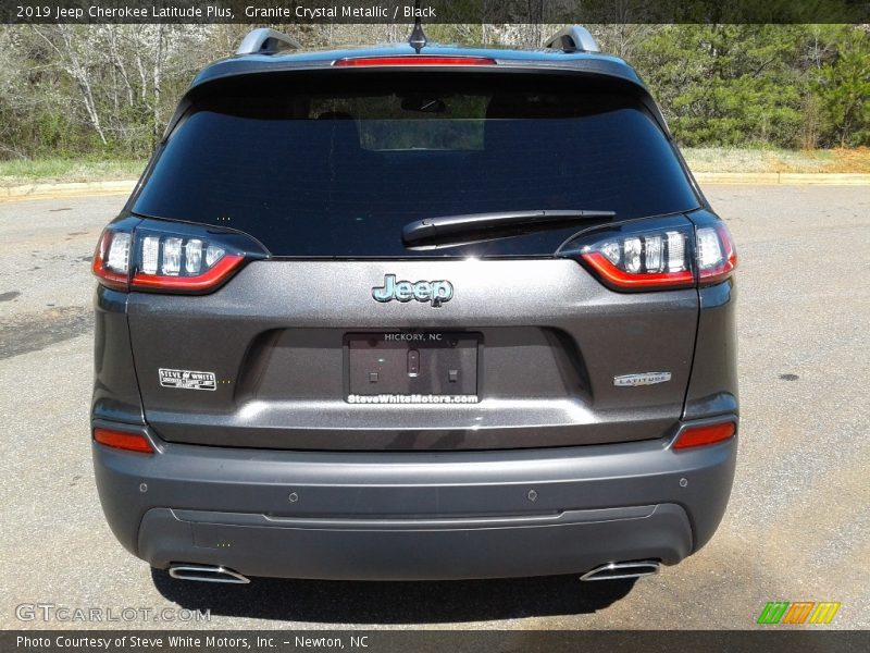 Granite Crystal Metallic / Black 2019 Jeep Cherokee Latitude Plus