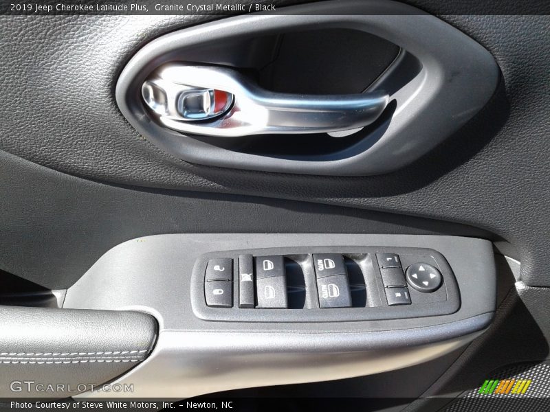 Granite Crystal Metallic / Black 2019 Jeep Cherokee Latitude Plus