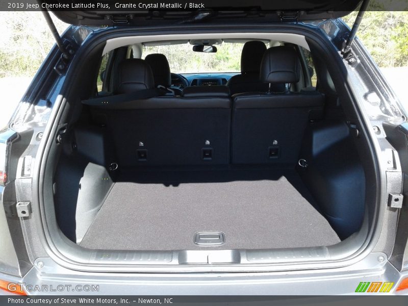 Granite Crystal Metallic / Black 2019 Jeep Cherokee Latitude Plus
