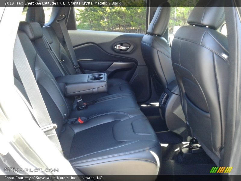 Granite Crystal Metallic / Black 2019 Jeep Cherokee Latitude Plus