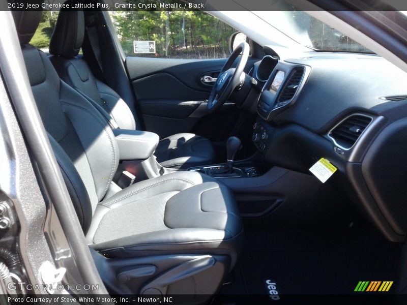 Granite Crystal Metallic / Black 2019 Jeep Cherokee Latitude Plus