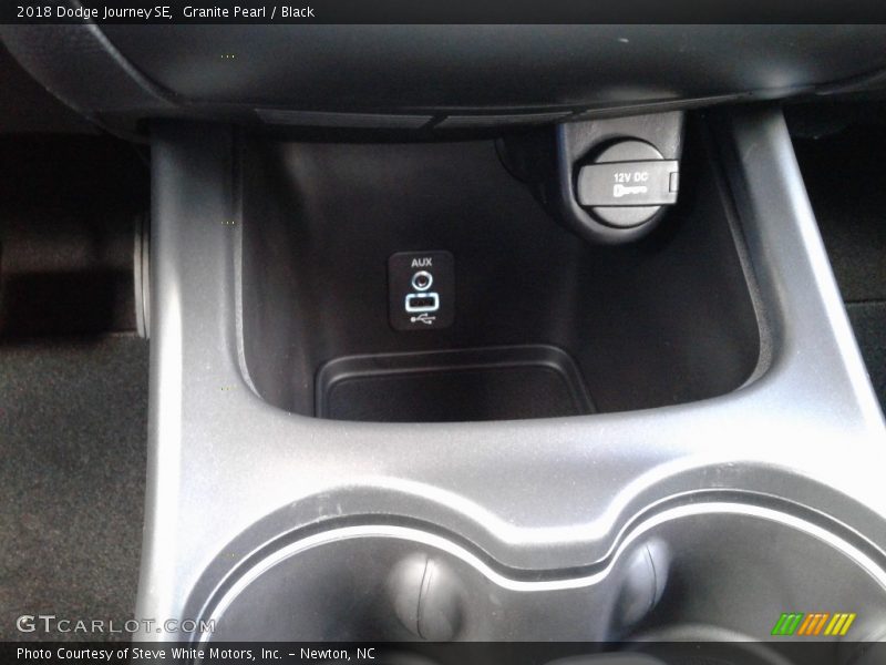 Granite Pearl / Black 2018 Dodge Journey SE