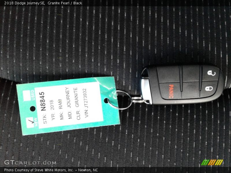 Granite Pearl / Black 2018 Dodge Journey SE