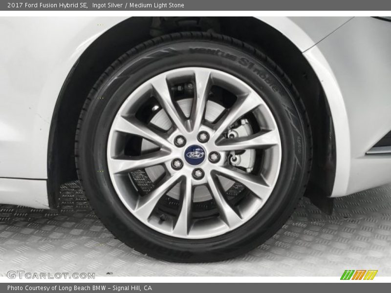 Ingot Silver / Medium Light Stone 2017 Ford Fusion Hybrid SE