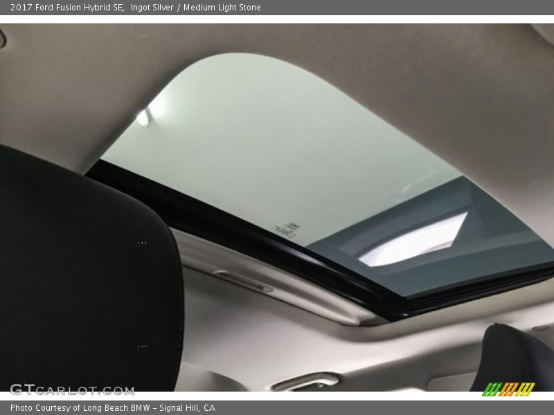 Ingot Silver / Medium Light Stone 2017 Ford Fusion Hybrid SE