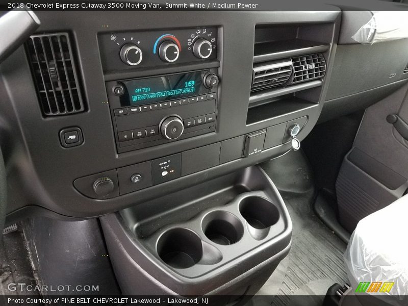 Controls of 2018 Express Cutaway 3500 Moving Van