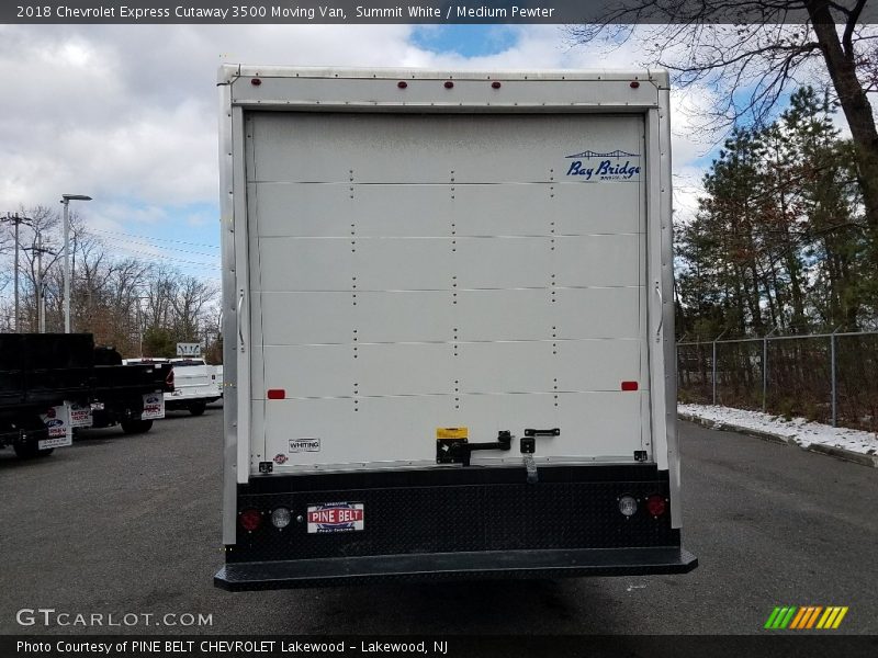 Summit White / Medium Pewter 2018 Chevrolet Express Cutaway 3500 Moving Van