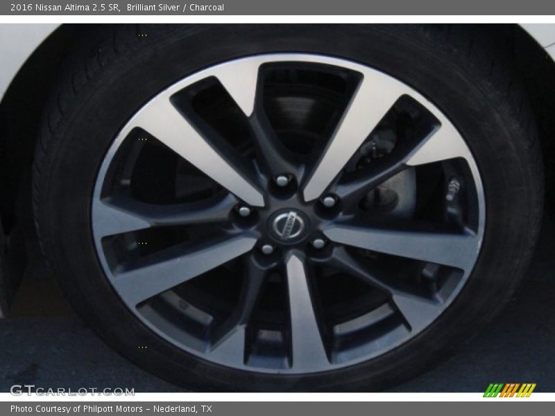 Brilliant Silver / Charcoal 2016 Nissan Altima 2.5 SR