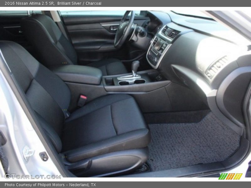 Brilliant Silver / Charcoal 2016 Nissan Altima 2.5 SR