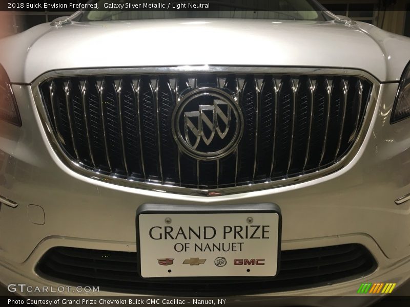 Galaxy Silver Metallic / Light Neutral 2018 Buick Envision Preferred