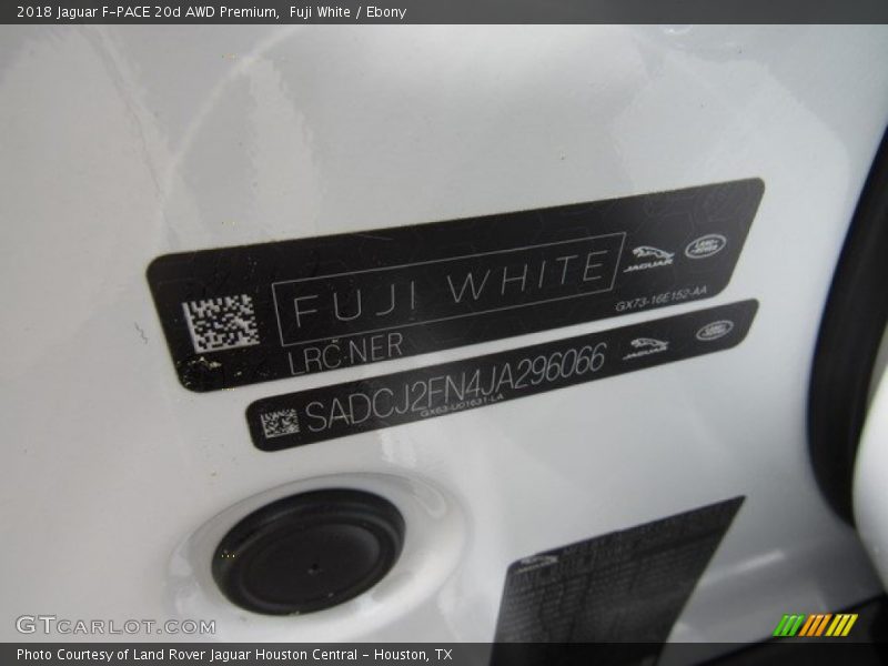 Fuji White / Ebony 2018 Jaguar F-PACE 20d AWD Premium