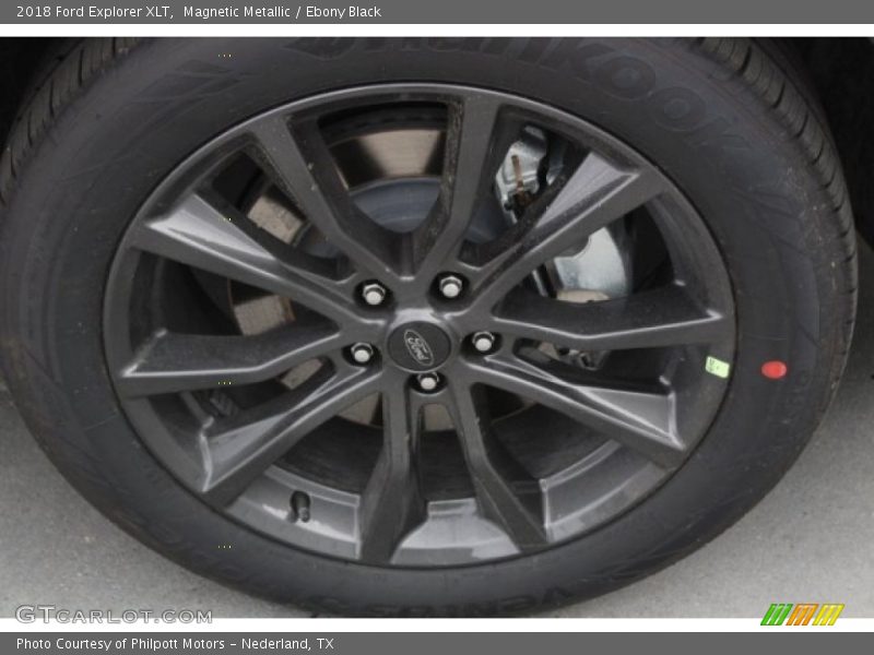 Magnetic Metallic / Ebony Black 2018 Ford Explorer XLT