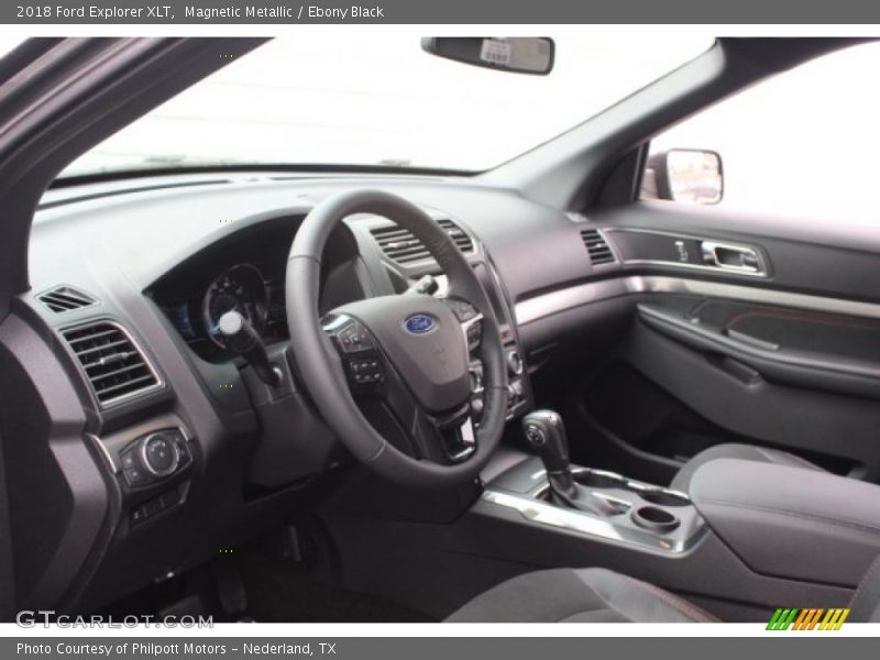 Magnetic Metallic / Ebony Black 2018 Ford Explorer XLT
