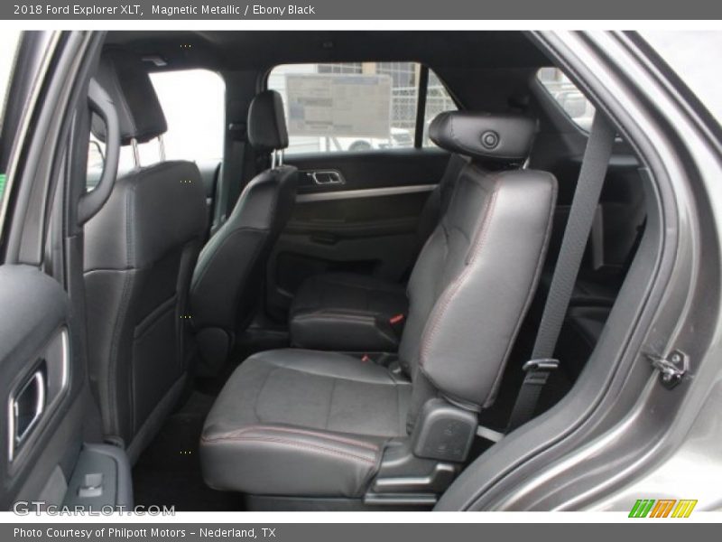 Magnetic Metallic / Ebony Black 2018 Ford Explorer XLT