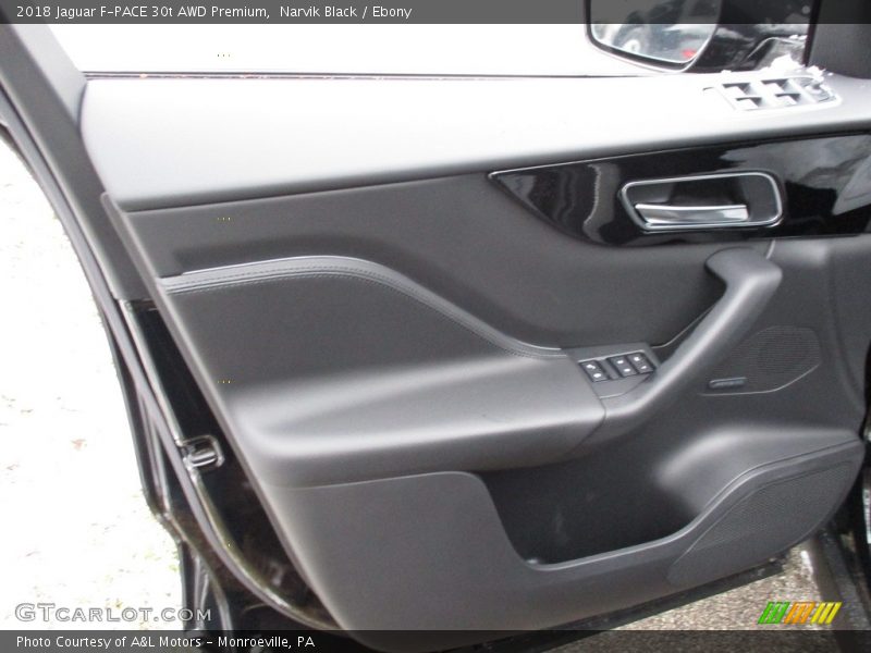 Narvik Black / Ebony 2018 Jaguar F-PACE 30t AWD Premium
