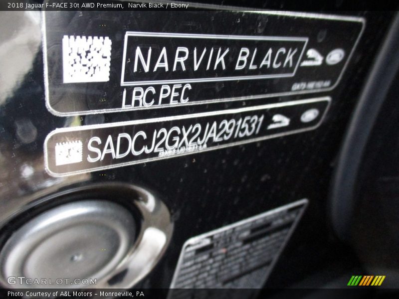 Narvik Black / Ebony 2018 Jaguar F-PACE 30t AWD Premium