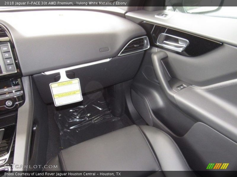 Yulong White Metallic / Ebony 2018 Jaguar F-PACE 30t AWD Premium