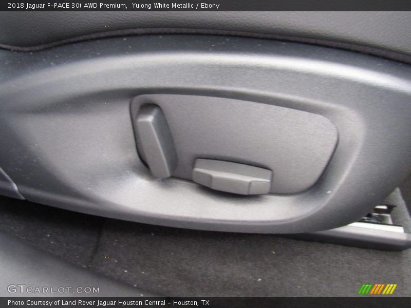Yulong White Metallic / Ebony 2018 Jaguar F-PACE 30t AWD Premium