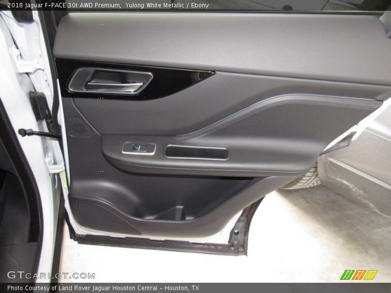 Yulong White Metallic / Ebony 2018 Jaguar F-PACE 30t AWD Premium
