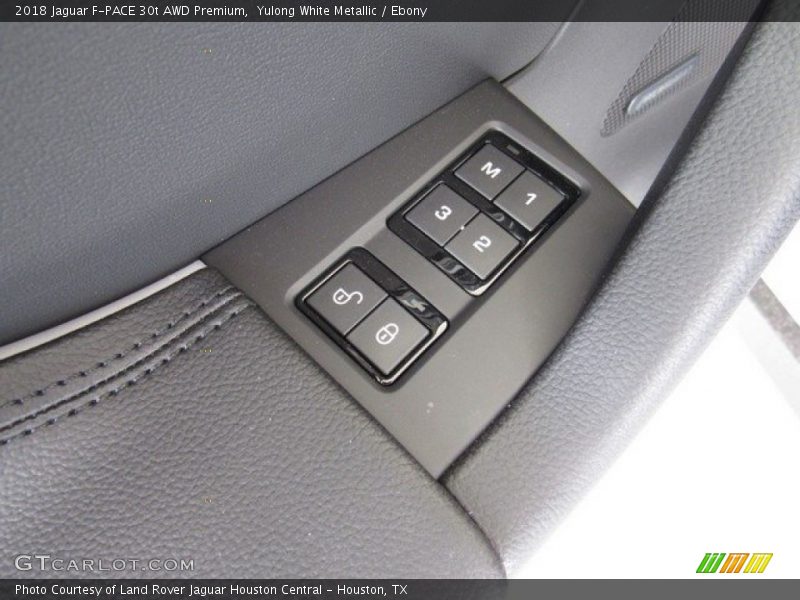 Yulong White Metallic / Ebony 2018 Jaguar F-PACE 30t AWD Premium