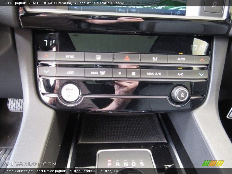 Yulong White Metallic / Ebony 2018 Jaguar F-PACE 30t AWD Premium