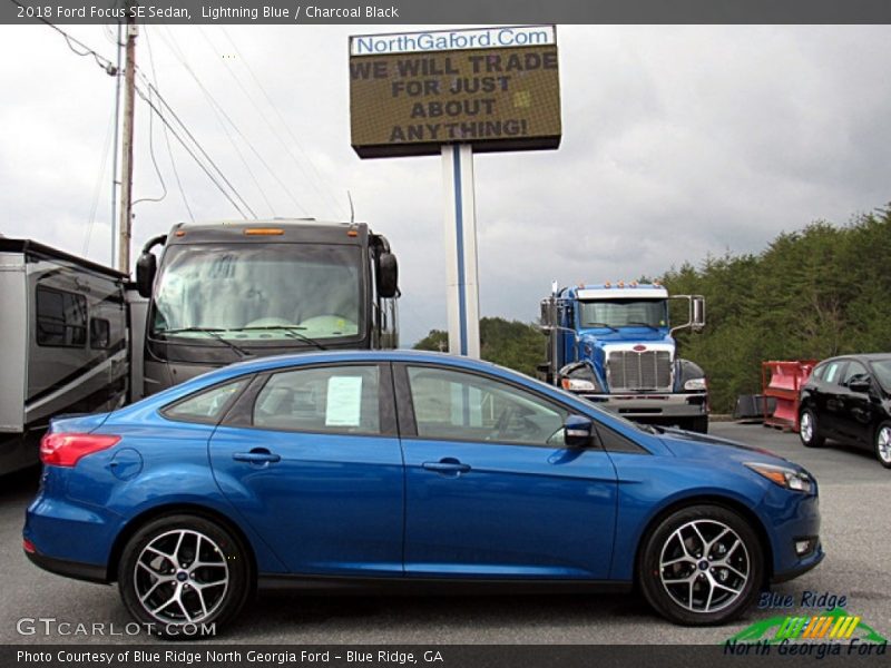 Lightning Blue / Charcoal Black 2018 Ford Focus SE Sedan