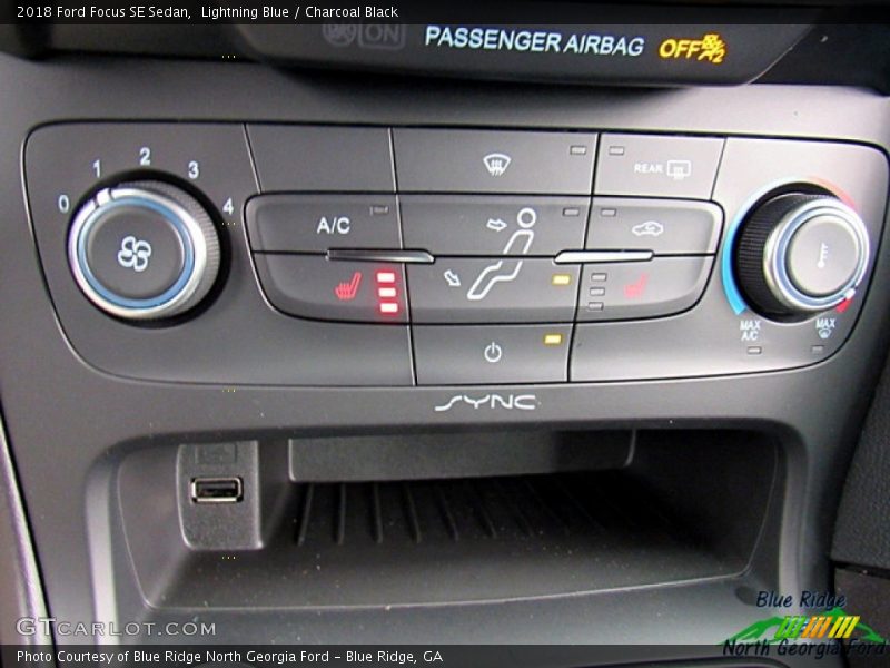 Lightning Blue / Charcoal Black 2018 Ford Focus SE Sedan