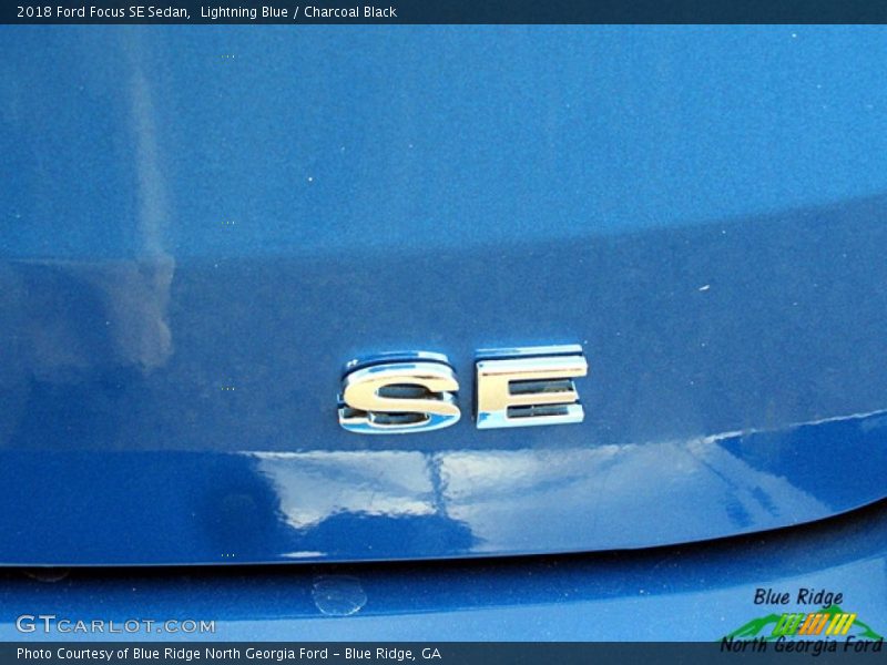 Lightning Blue / Charcoal Black 2018 Ford Focus SE Sedan