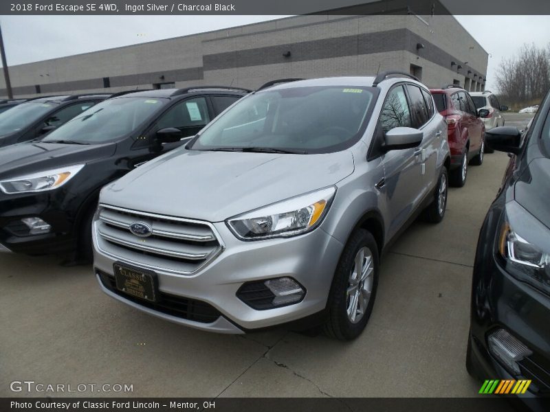 Ingot Silver / Charcoal Black 2018 Ford Escape SE 4WD