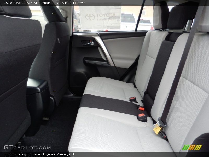 Magnetic Gray Metallic / Ash 2018 Toyota RAV4 XLE