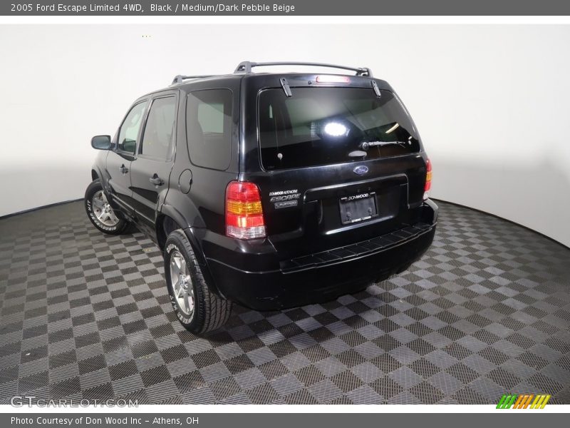 Black / Medium/Dark Pebble Beige 2005 Ford Escape Limited 4WD