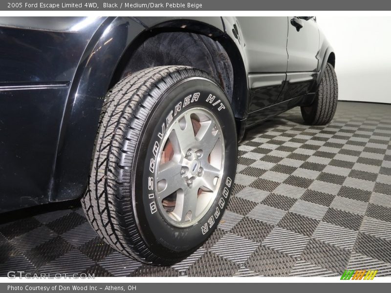 Black / Medium/Dark Pebble Beige 2005 Ford Escape Limited 4WD