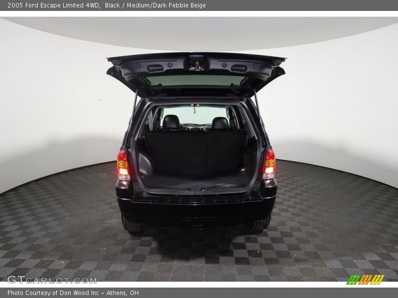 Black / Medium/Dark Pebble Beige 2005 Ford Escape Limited 4WD